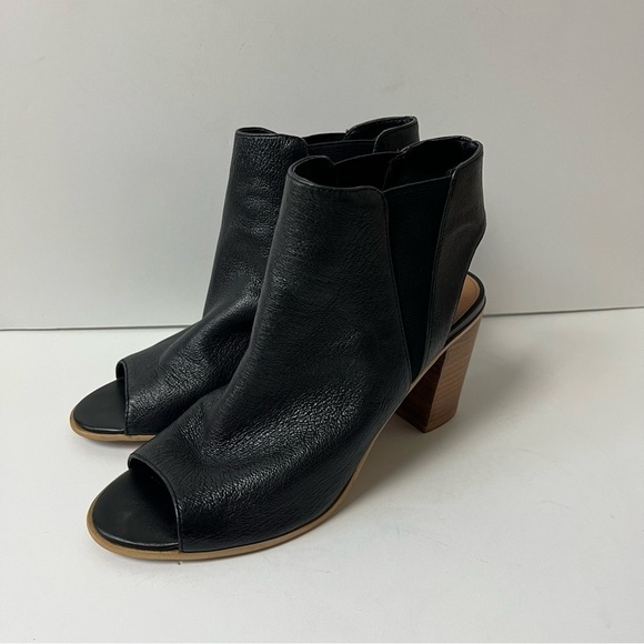 Steve Madden Black Nobell Peep Toe Chunky Heels 6 - Picture 1 of 10